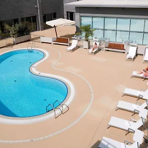 Novotel Milano Malpensa Aeroporto קרדונו אל קמפו
